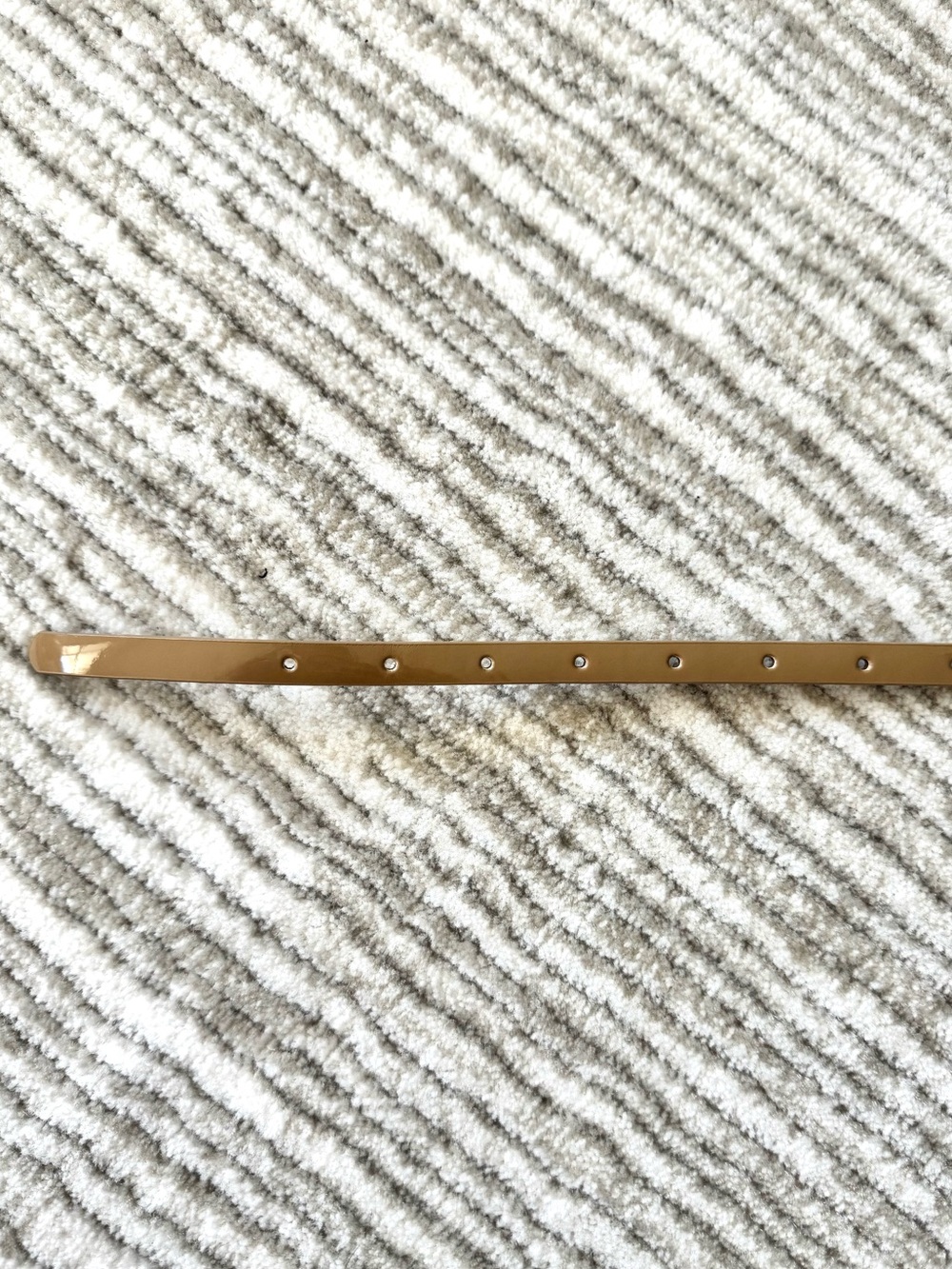 Ann Taylor Nude Beige Patent Skinny Belt Gold Dome Studs Size S NWT - Picture 3 of 6